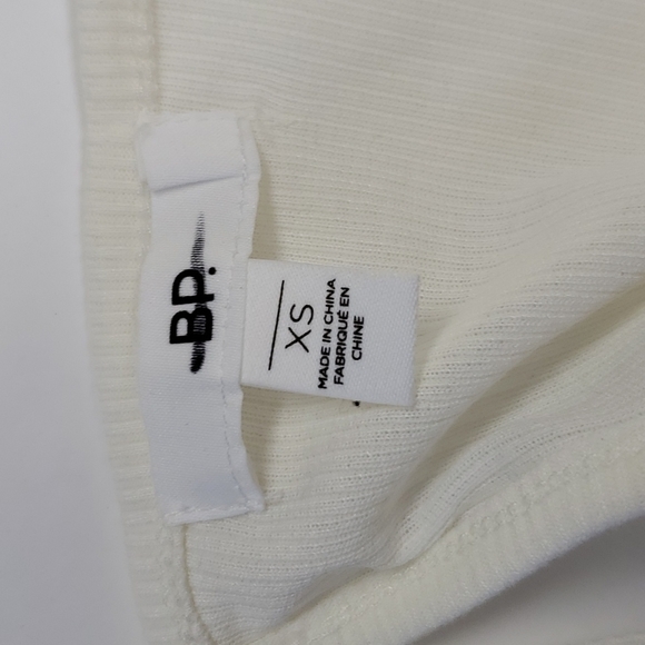 🆕️ 🔥 Free if you take whit a bundel 🔥 New Ribbed Tie Back Crop Tank BP. Ivory - Picture 6 of 7